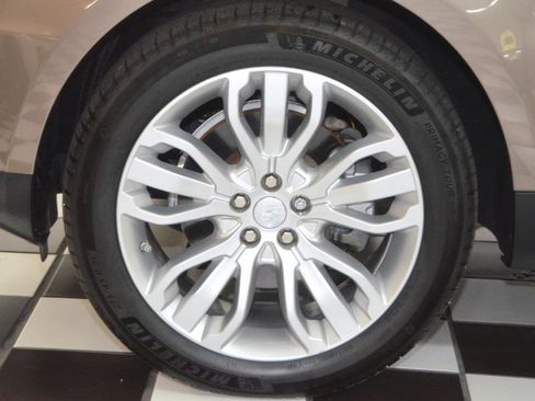 Used 2016 Land Rover Range Rover Sport SE AWD/4WD image 13
