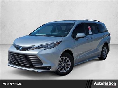 New 2025 Toyota Sienna XLE