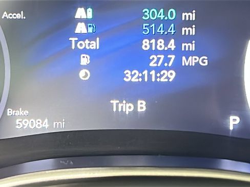 Used 2024 Chrysler Pacifica Limited FWD image 21