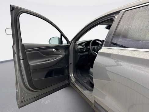 Used 2023 Hyundai Santa Fe SE image 9