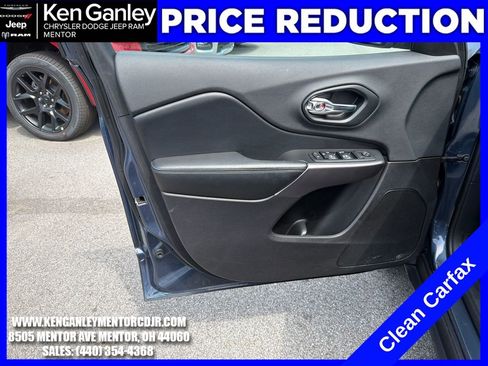 Used 2019 Jeep Cherokee Latitude Plus w/ Cold Weather Group image 10