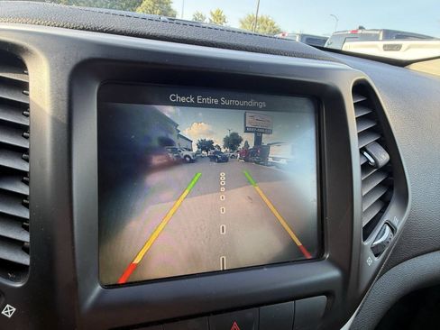 Used 2014 Jeep Cherokee Latitude FWD image 26