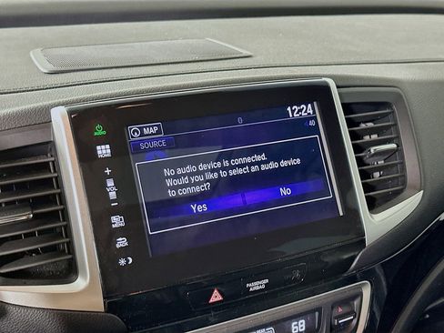 Used 2016 Honda Pilot Touring image 13