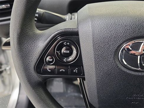 Used 2020 Toyota Prius LE image 16