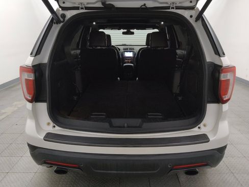 Used 2018 Ford Explorer XLT w/ Equipment Group 202A FWD image 29
