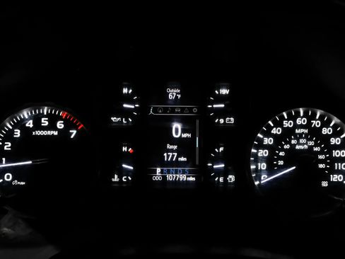 Used 2019 Toyota Tundra SR5 w/ SR5 Upgrade Package AWD/4WD image 25