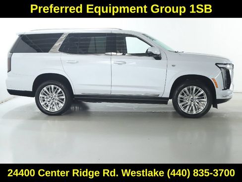 Used 2026 Cadillac Escalade Luxury w/ LPO, Floor Liner Package AWD/4WD image 11
