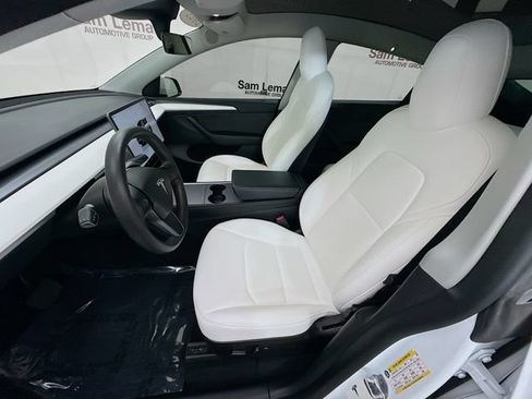 Used 2022 Tesla Model Y Long Range AWD/4WD image 20