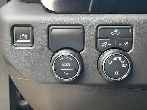 Used 2024 Chevrolet Silverado 1500 LT RWD image 21
