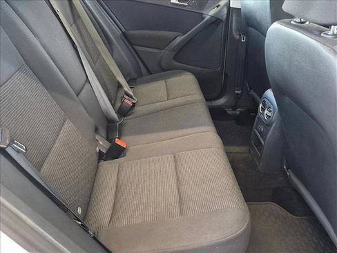Used 2018 Volkswagen Tiguan Limited w/ Premium Package FWD image 18