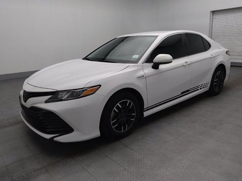 Used 2019 Toyota Camry LE FWD image 2