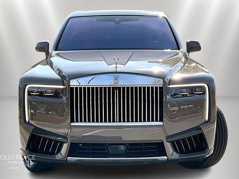 Used 2026 Rolls-Royce Cullinan image 3