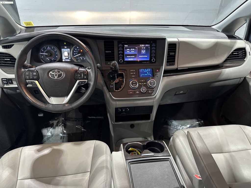 Used 2020 Toyota Sienna XLE w/ Protection Package FWD image 9