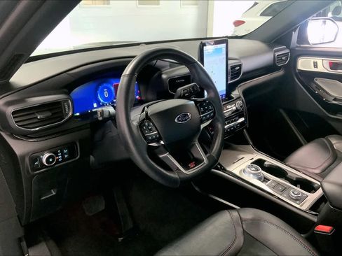 Used 2022 Ford Explorer ST w/ Equipment Group 401A image 2