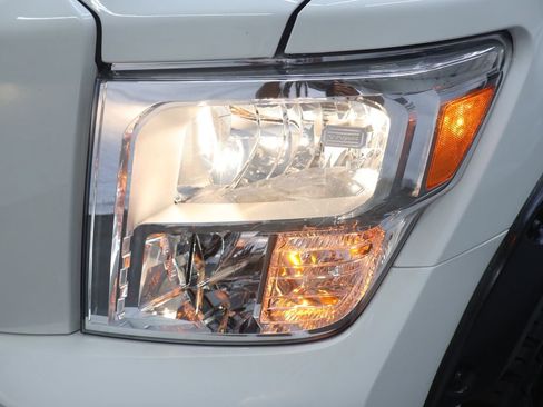 Used 2024 Nissan Titan SV w/ Accessory Utility Package AWD/4WD image 27