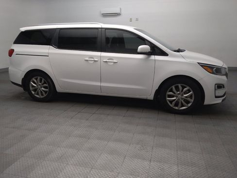 Used 2019 Kia Sedona EX FWD image 11