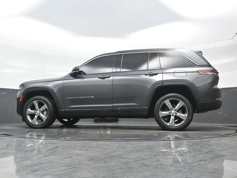 Used 2022 Jeep Grand Cherokee Limited image 26