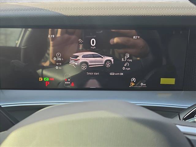 New 2026 Volkswagen Tiguan SE R-Line FWD image 11