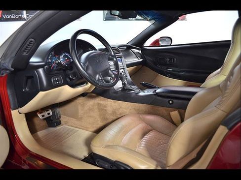 Used 2004 Chevrolet Corvette Coupe w/ Preferred Equipment Group RWD image 10