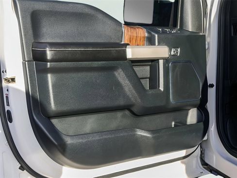 Used 2019 Ford F150 Lariat w/ Equipment Group 502A Luxury image 29