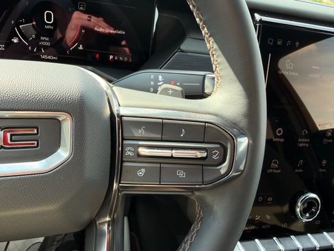 Used 2025 GMC Acadia AT4 AWD/4WD image 30