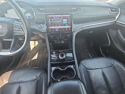 Used 2022 Jeep Grand Cherokee L Limited AWD/4WD image 11