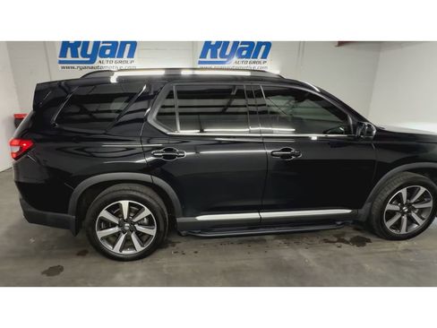 Used 2023 Honda Pilot Touring image 9