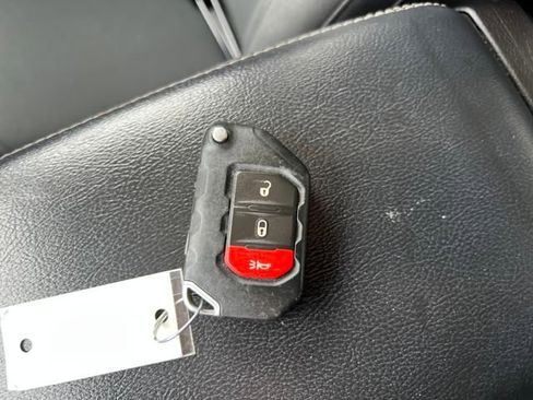 Used 2021 Jeep Wrangler Unlimited Sahara image 28