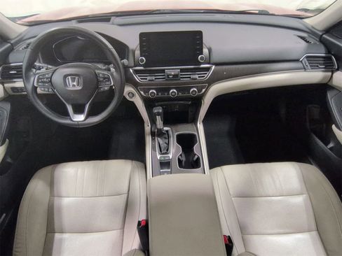 Used 2018 Honda Accord Touring image 16