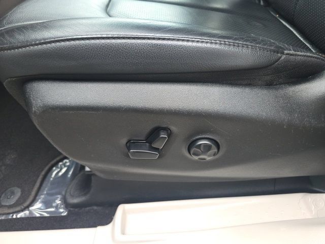 Used 2019 Chrysler Pacifica Touring-L w/ Advanced Safetytec Group FWD image 17