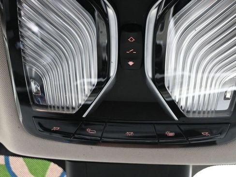 Used 2022 BMW X7 xDrive40i w/ Premium Package AWD/4WD image 18