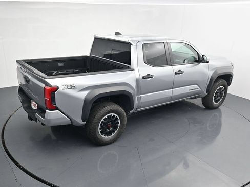 Used 2024 Toyota Tacoma TRD Off-Road AWD/4WD image 30