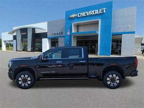 New 2026 GMC Sierra 2500 Denali w/ Denali Reserve Package image 8