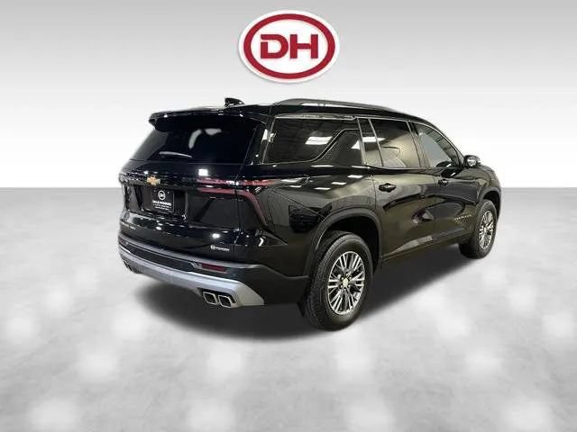 Used 2025 Chevrolet Traverse LT w/ Driver Confidence Package AWD/4WD image 12