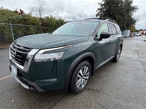 Used 2023 Nissan Pathfinder SL image 1