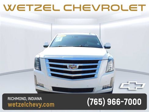 Certified 2020 Cadillac Escalade ESV Premium Luxury AWD/4WD image 8