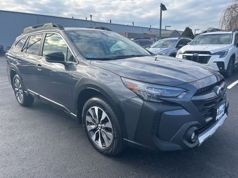 Used 2025 Subaru Outback Limited image 3