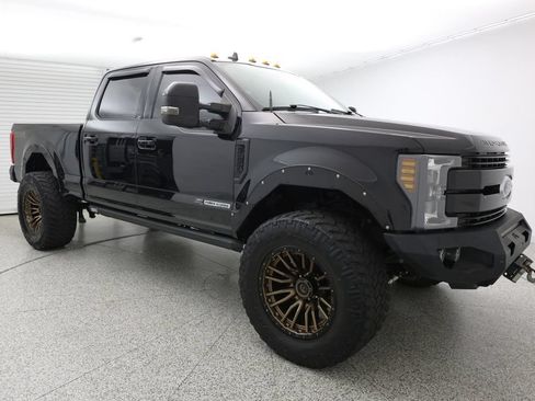 Used 2019 Ford F250 Lariat AWD/4WD image 3