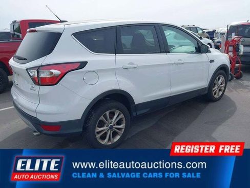 Used 2017 Ford Escape SE FWD image 8