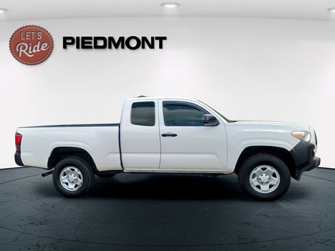 Used 2023 Toyota Tacoma SR RWD image 5