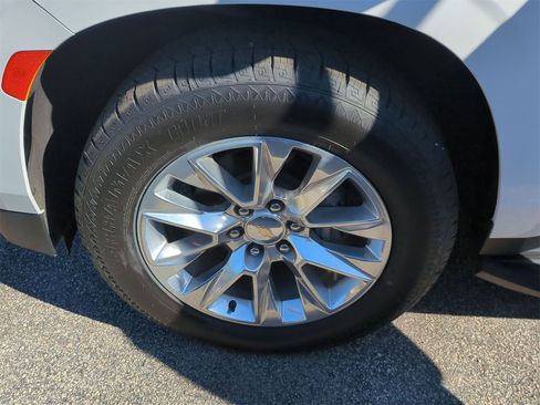 Certified 2023 Chevrolet Suburban Premier image 10