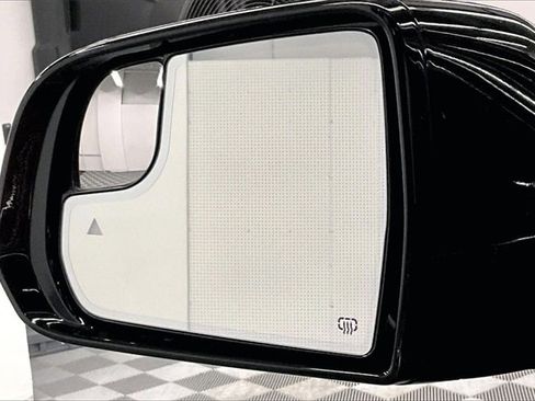 Used 2024 Jeep Wagoneer L Series III w/ Premium Group I image 34