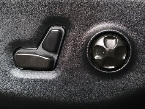 Used 2025 Chrysler Pacifica Select FWD image 26