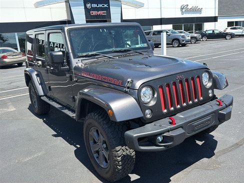 Used 2017 Jeep Wrangler Unlimited Rubicon AWD/4WD image 3