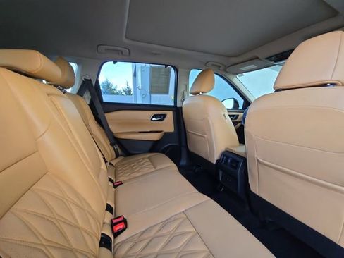 Certified 2023 Nissan Rogue Platinum image 27