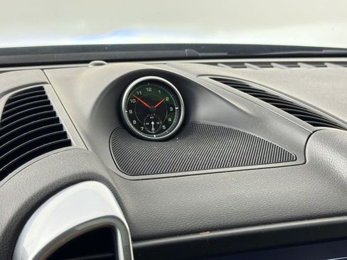 Used 2016 Porsche Cayenne image 24