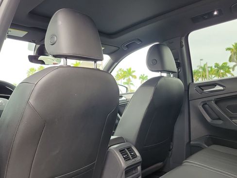 Used 2022 Volkswagen Tiguan SE R-Line image 12