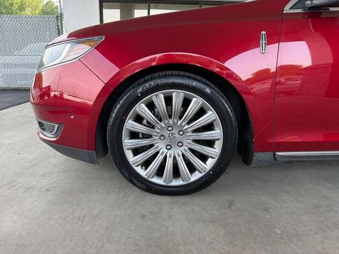 Used 2015 Lincoln MKS w/ Equipment Group 101A FWD image 30