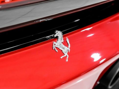 Used 2022 Ferrari SF90 Spider image 41