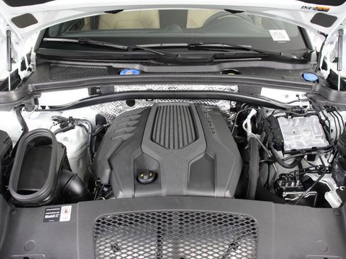 New 2026 Porsche Macan image 20